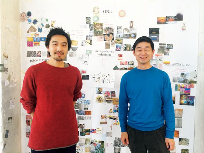 デザイナーの皆川 明（右）と会場構成を手がけた田根 剛。