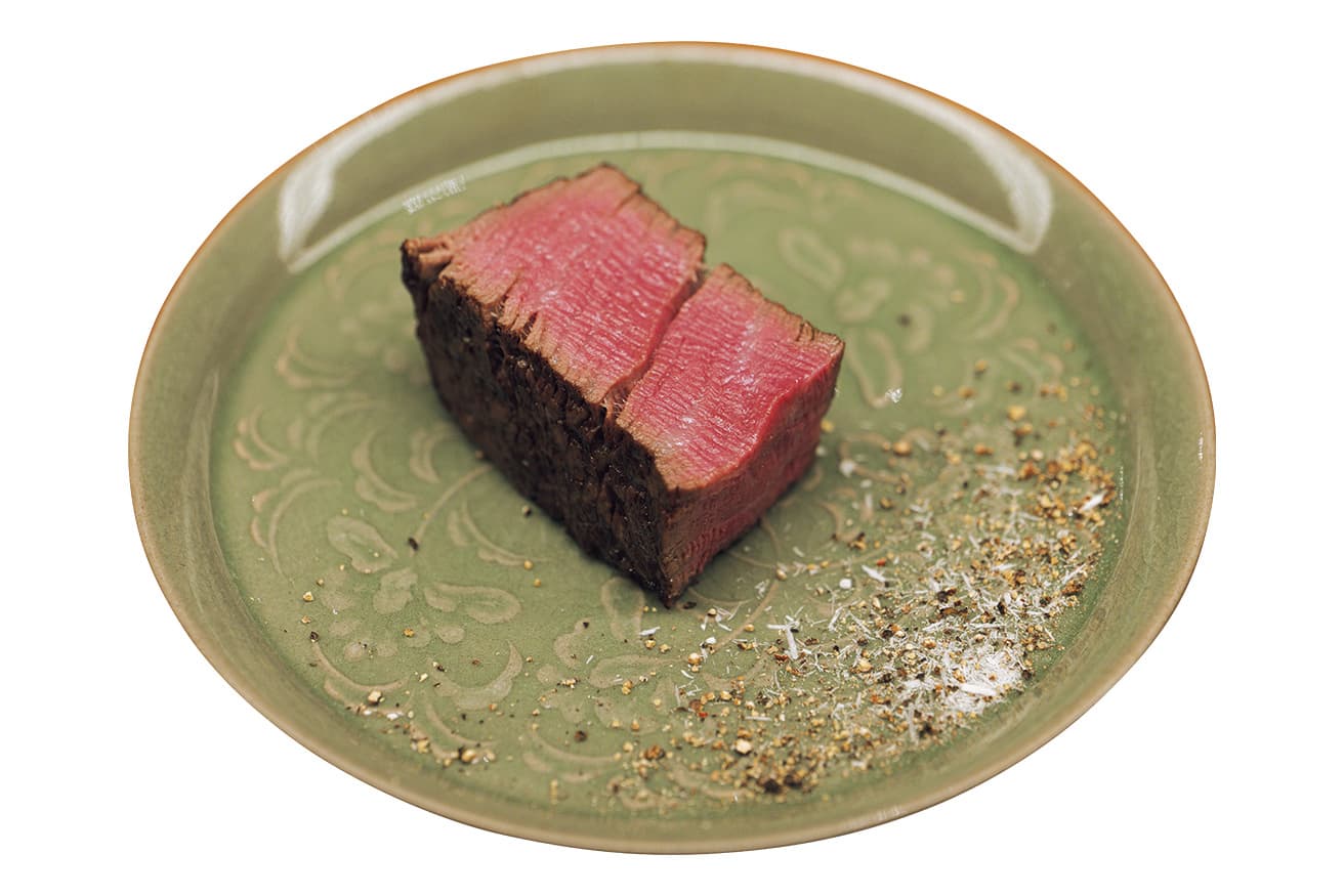 〈うら松〉特製「屋形船特別コース」より。65,000円〜（税・サ別）。