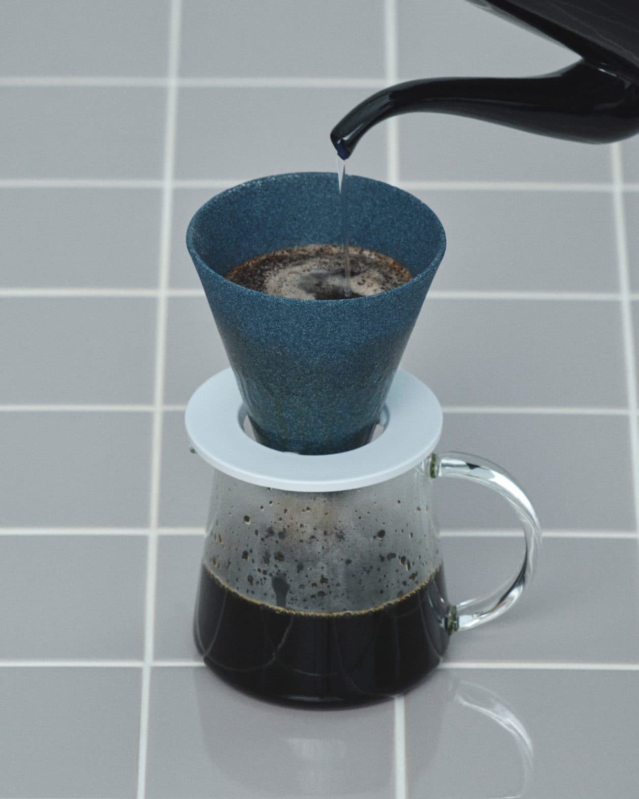 豆の旨みを引き出し、半永久的に使い回せる磁器製のコーヒーフィルター。