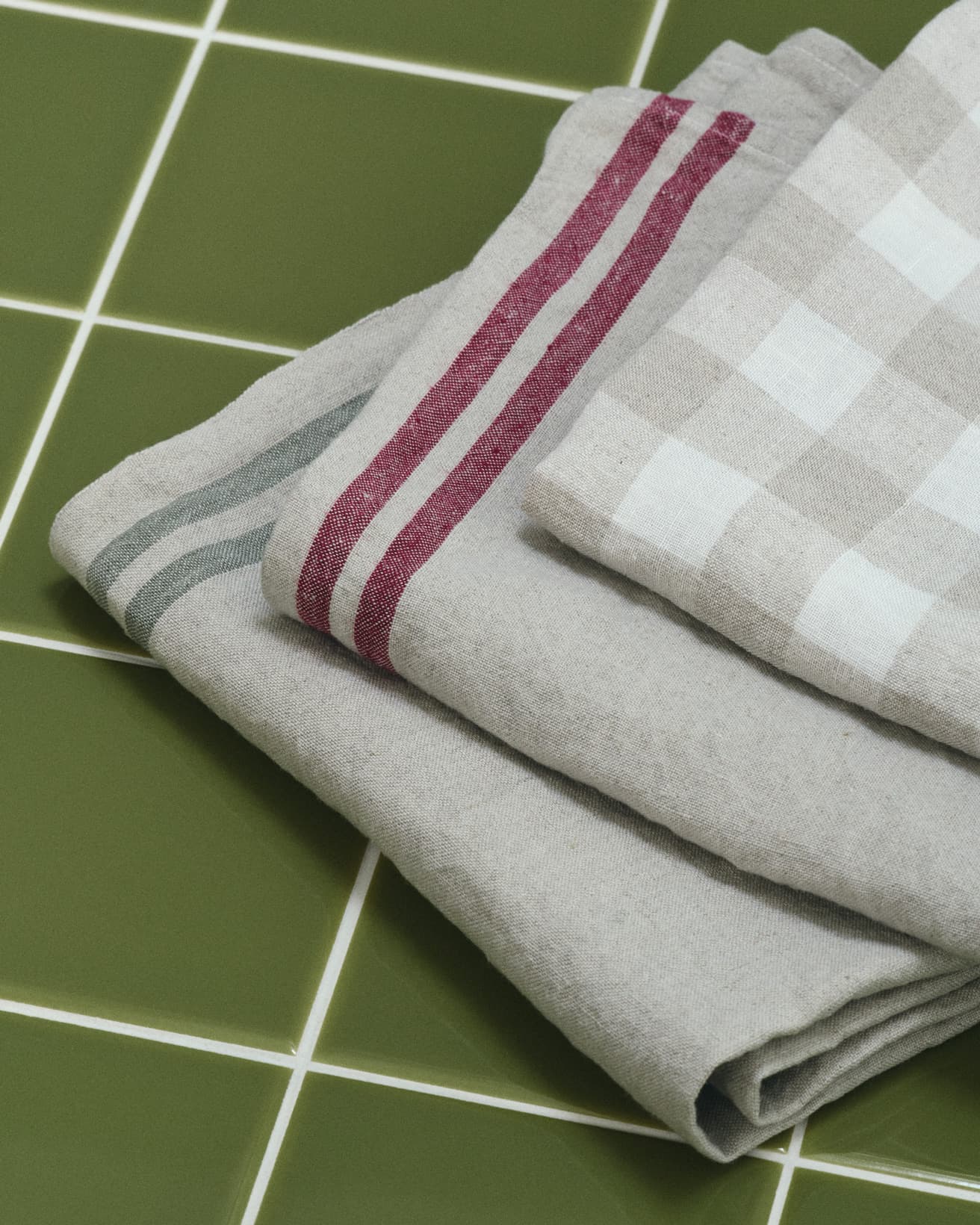 全10色が揃うダブルラインのほか、ギンガムチェックのシリーズもある。