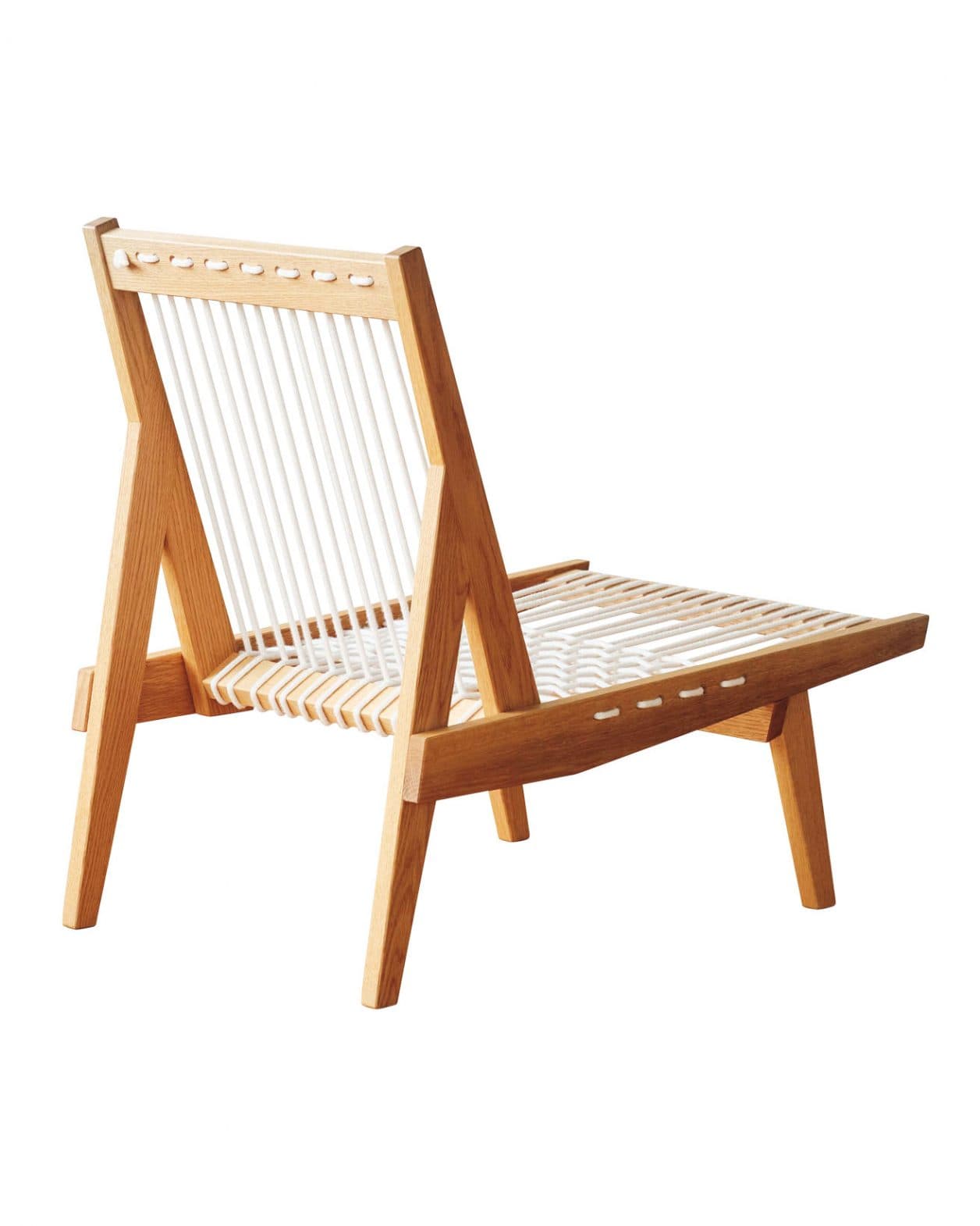 渡辺力による戦後デザイン黎明期の名作椅子が復刻。