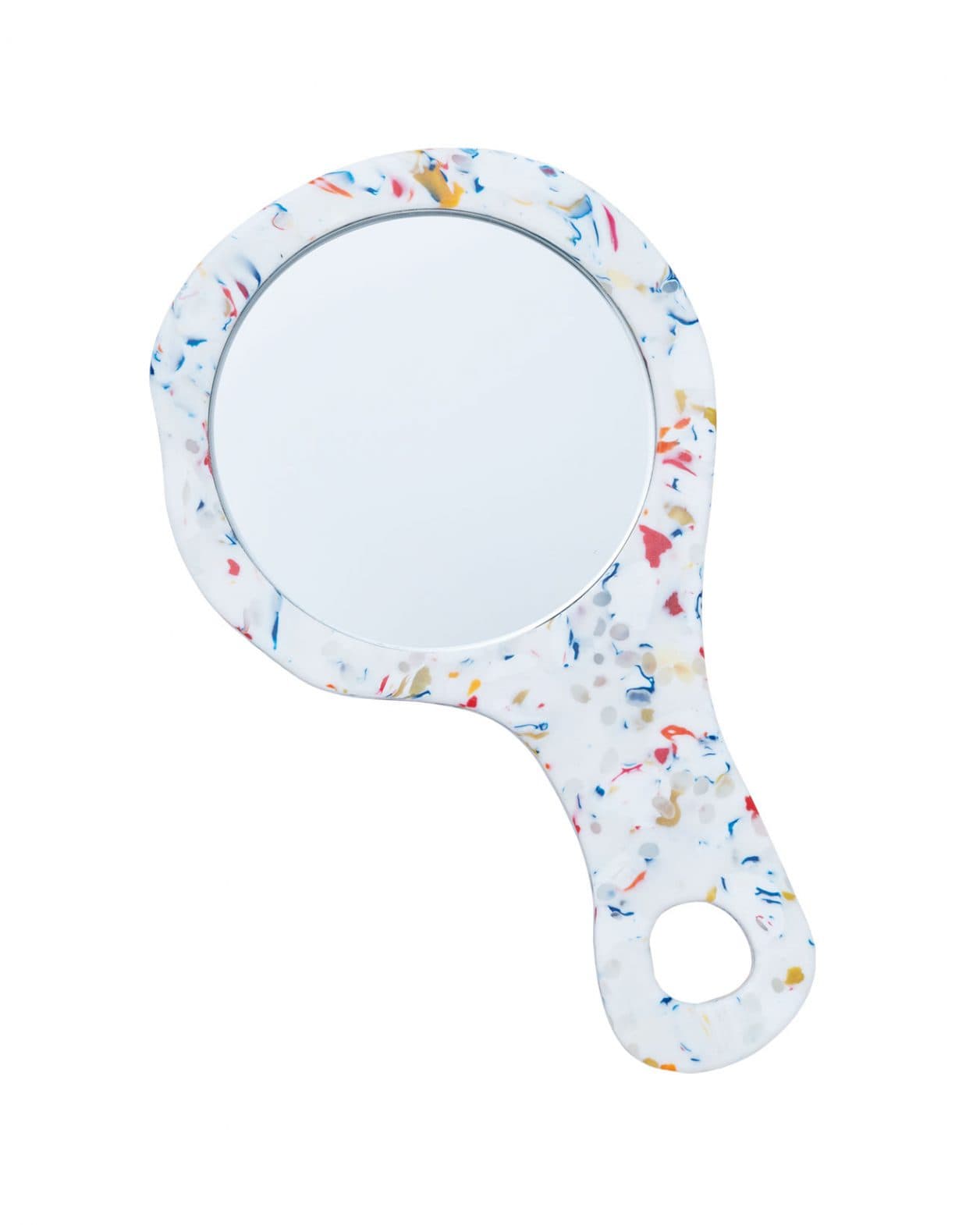 マックス・ラムが手掛けた、再生素材のミラー。