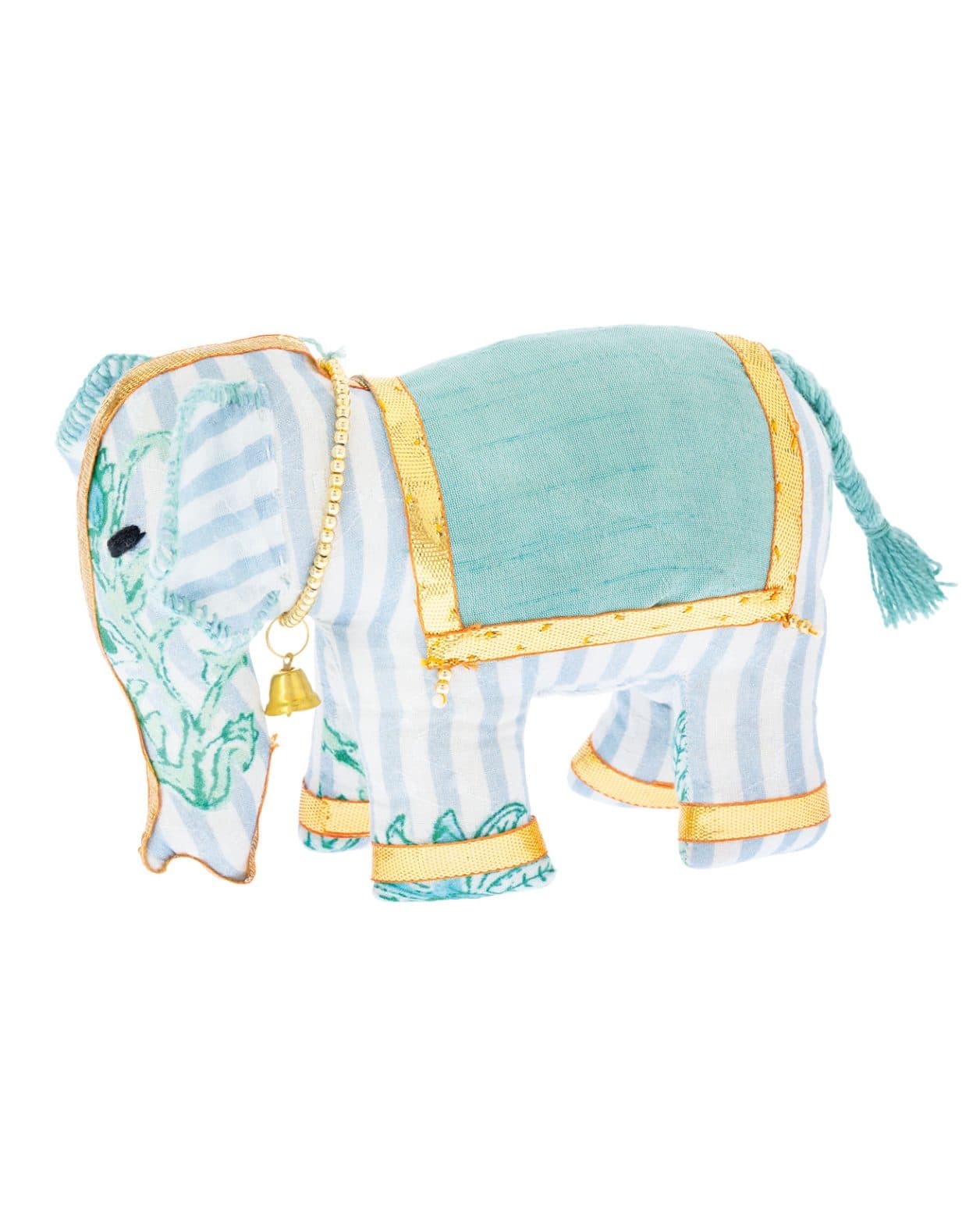 アップサイクル素材で作られたキュートなゾウのオブジェ。