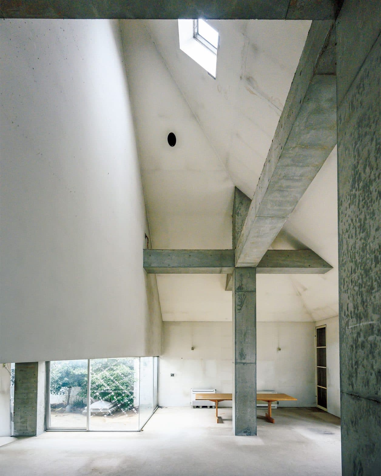 篠原一男の名作住宅、〈上原曲がり道の家〉が築50年を前に初の一般公開！