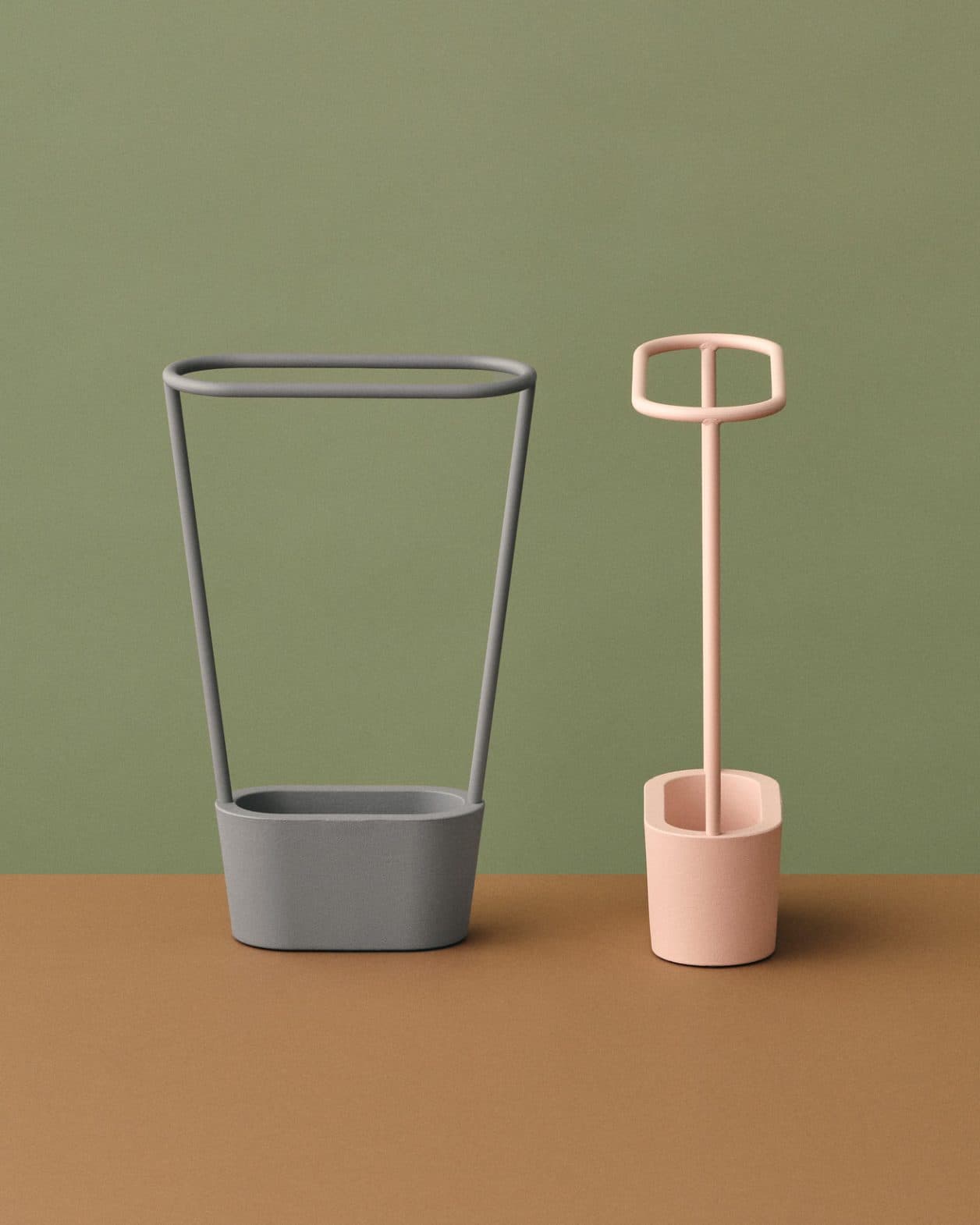 台湾の老舗金属メーカーと北欧デザインが融合。機能と美しさを兼ね備える傘立て。