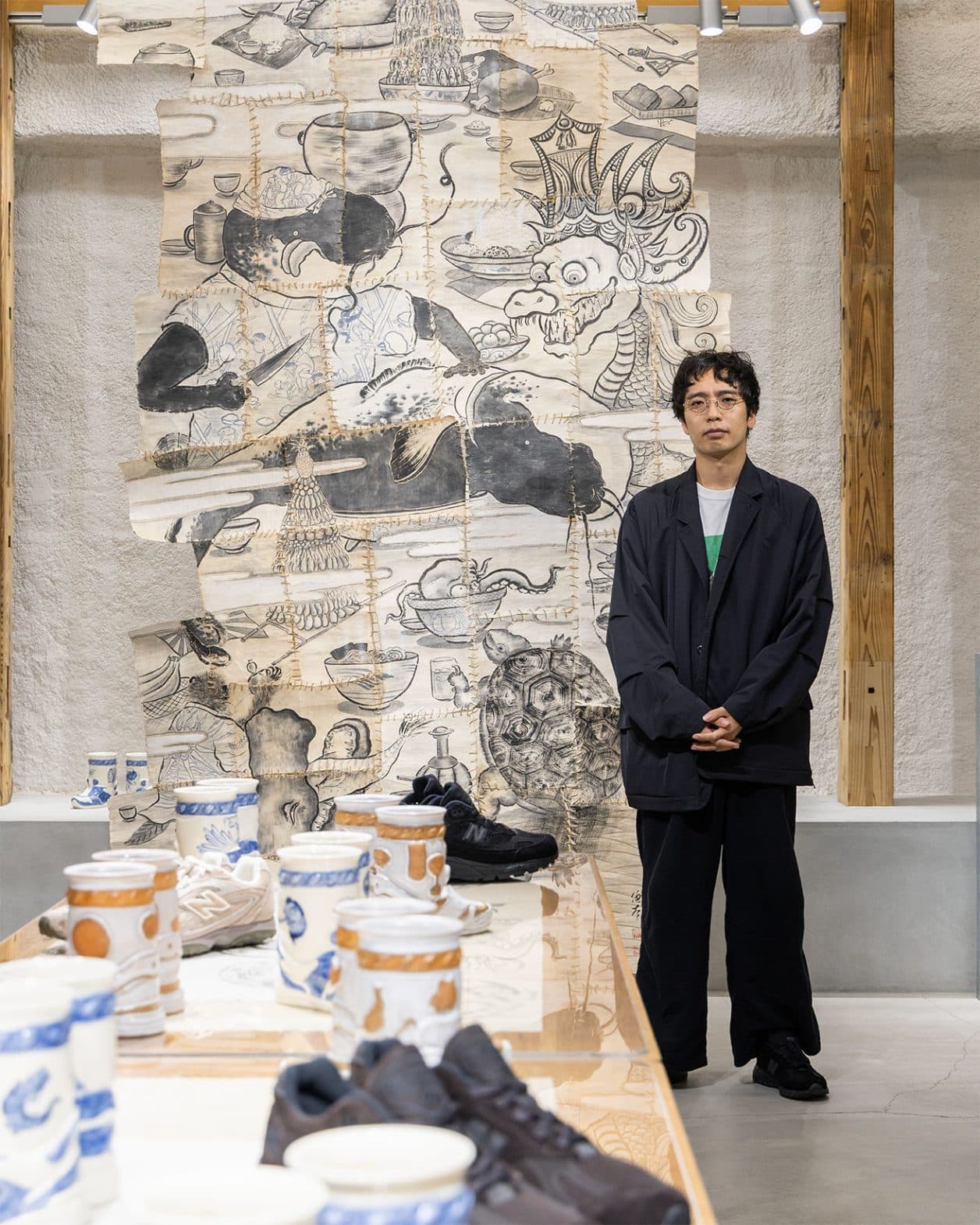 現代の日本画を描く丹羽優太が〈T-HOUSE New Balance〉で「宴の均衡」をテーマにした個展を開催。
