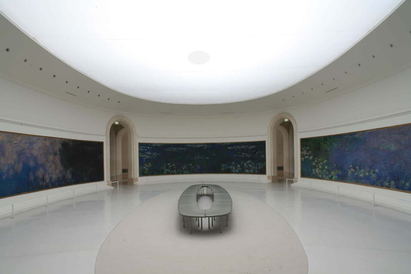 パリの〈オランジュリー美術館〉「睡蓮の間」。写真：アフロ


