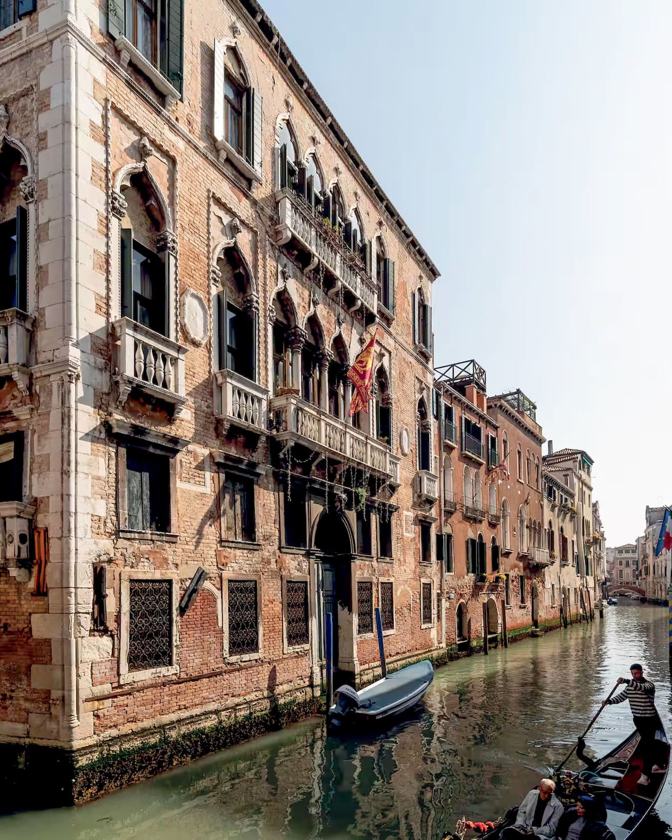 会場となる〈パラッツォ・ピザーニ・サンタ・マリーナ〉。
