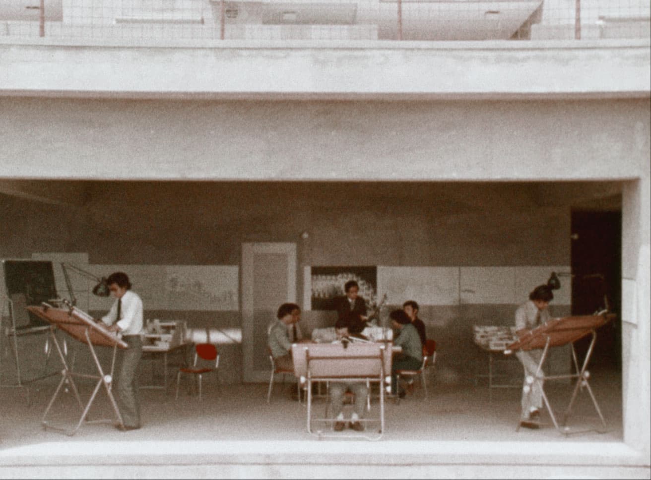 『出合いの街 集住体―パサディナハイツ』1974 年｜19 分　製作・演出・脚本：松本俊夫
画像提供：NPO法人戦後映像芸術アーカイブ

