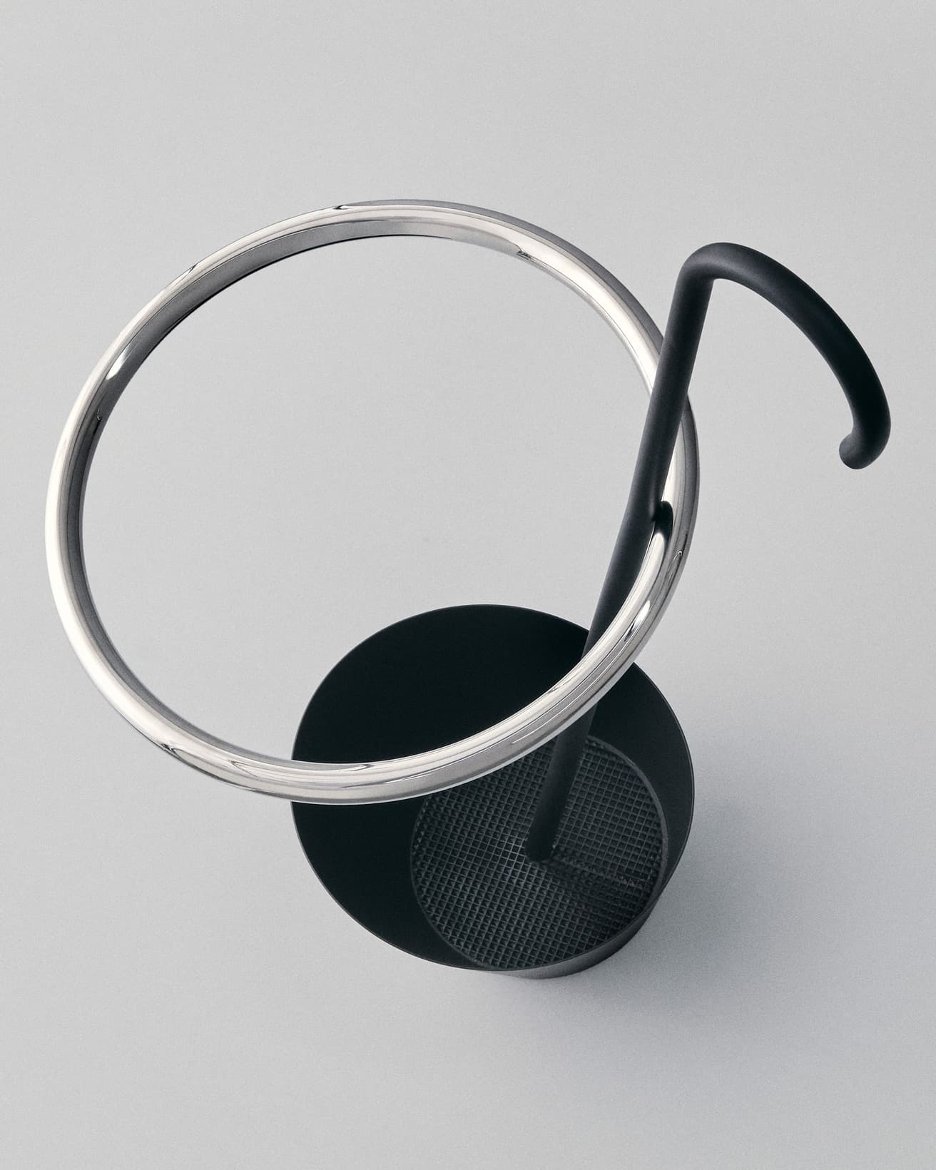 耐久性と防錆性に優れたステンレスを使用。