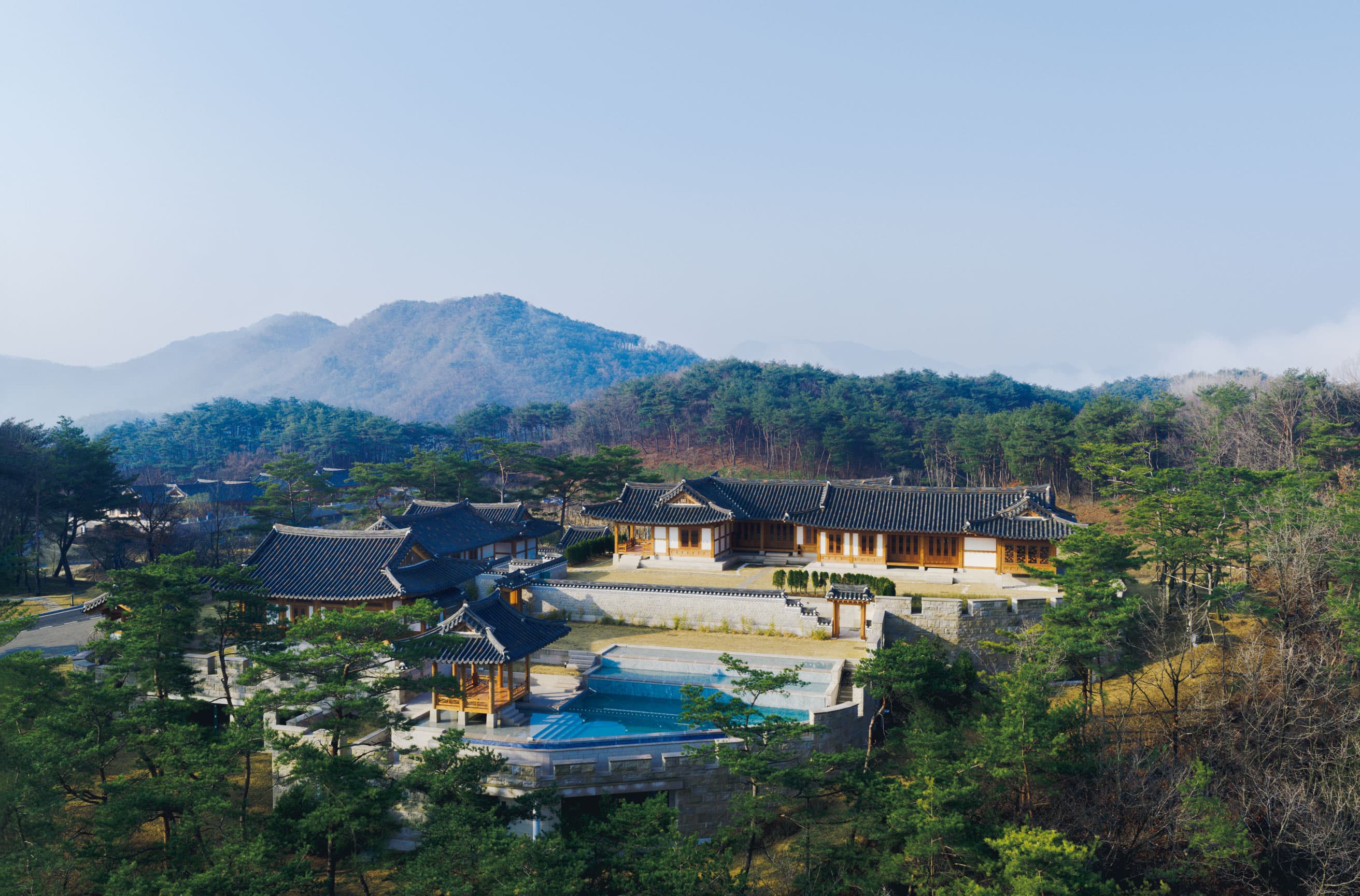 【最新号ちょい見せ】韓国の伝統美を極めた宿。〈THE HANOK HERITAGE〉が韓国・寧越にオープン。
